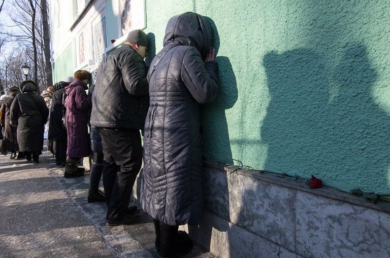 Поклонение покровительнице Санкт-Петербурга блаженной Ксении Петербургской на Смоленском кладбище