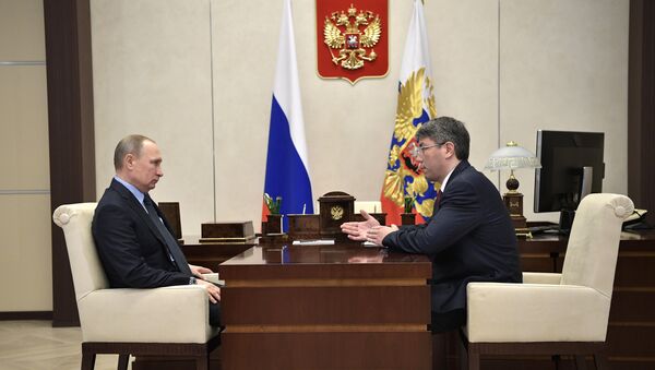 Президент РФ Владимир Путин и временно исполняющий обязанности главы Республики Бурятия Алексей Цыденов во время встречи. 7 февраля 2017