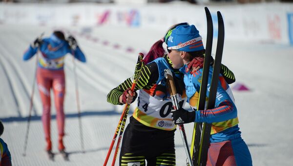 Лыжница Лилия Васильева после финиша масс-старта на зимней Универсиаде в Алма-Ате
