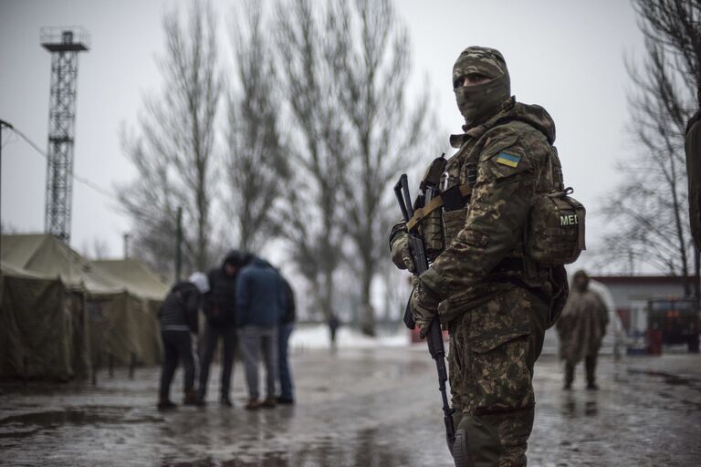 Украинский военнослужащий в Авдеевке Украинский военнослужащий в Авдеевке