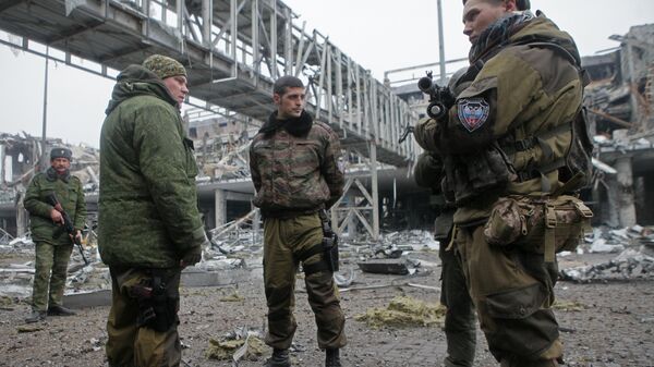 Ополченец ДНР с позывным Гиви в аэропорту Донецка. Архивное фото