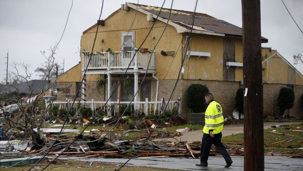 Последствия торнадо в Новом Орлеане, штат Луизиана, США