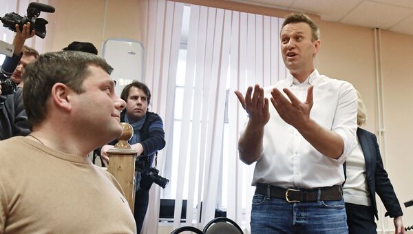 Алексей Навальный и Петр Офицеров в Ленинском суде Кирова во время оглашения приговора по делу Кировлеса. 8 февраля 2017