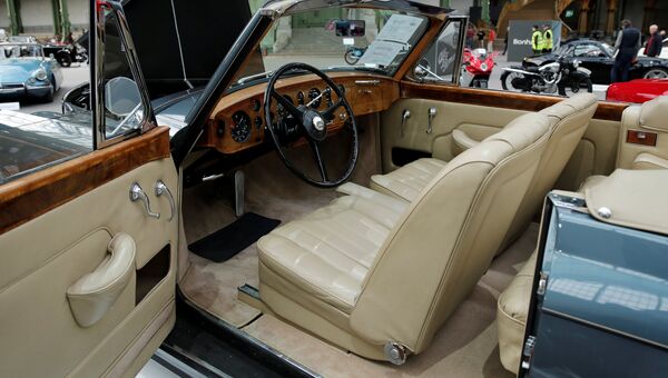 Bentley S1 Continental Drophead Coupe на выставке старинных автомобилей аукционного дома Bonhams