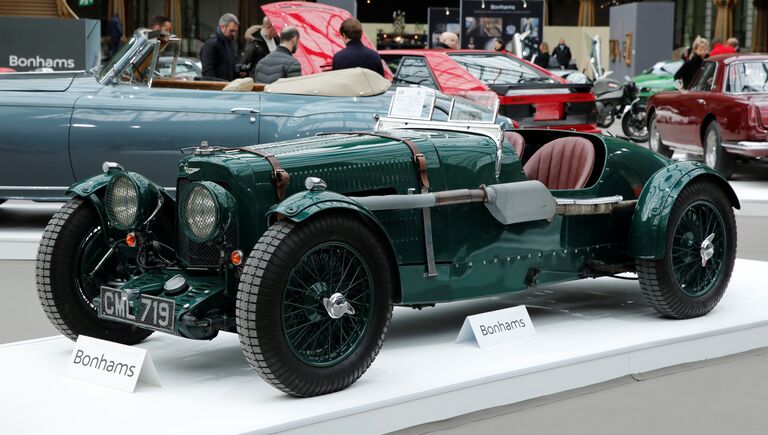 Aston Martin Ulster Two-seater Sports на выставке старинных автомобилей аукционного дома Bonhams