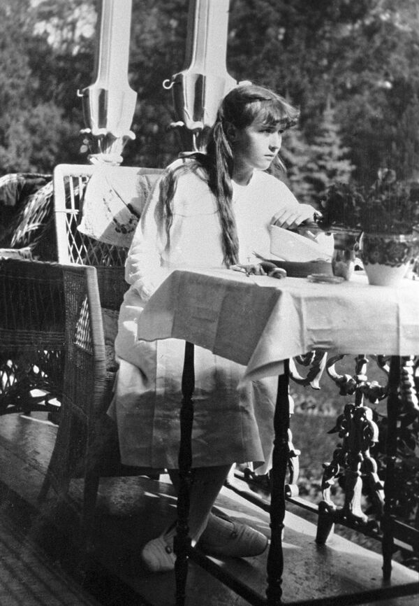 Дочь императора Николая II Анастасия в Царском Селе. Съемка императрицы Александры Федоровны