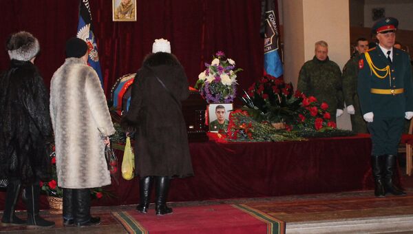 Прощание с командиром батальона ополчения ДНР Сомали Михаилом Толстых (позывной Гиви) в Донецке. 10 февраля 2017