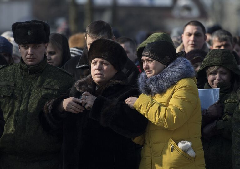 Сестра командира батальона ополчения ДНР Сомали Михаила Толстых (позывной Гиви) Марина Черноволова в Донецке