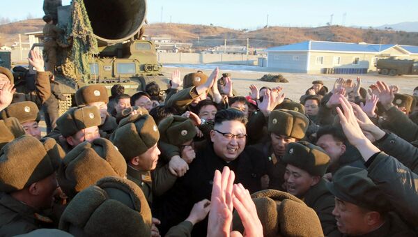 Ким Чен Ын на месте испытания баллистической ракеты Пуккыксон-2 (Полярная звезда-2) среднего радиуса действия. 12 февраля 2017