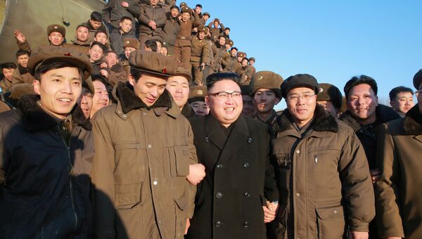 Ким Чен Ын на месте испытания баллистической ракеты Пуккыксон-2 (Полярная звезда-2) среднего радиуса действия. 12 февраля 2017