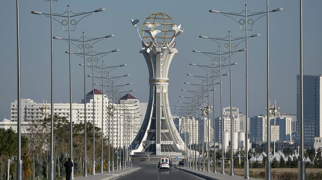 Монумент Благополучие в Ашхабаде. Архивное фото