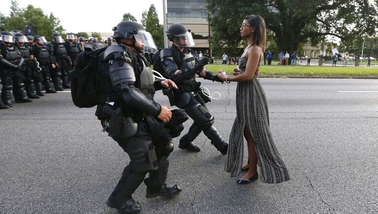 Taking a Stand in Baton Rouge фотографа Jonathan Bachman занявшего первое место в категории Проблемы современности в фотоконкурсе World Press Photo