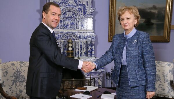Председатель правительства РФ Дмитрий Медведев и лидер Партии социалистов Республики Молдова Зинаида Гречаная. 13 февраля 2017
