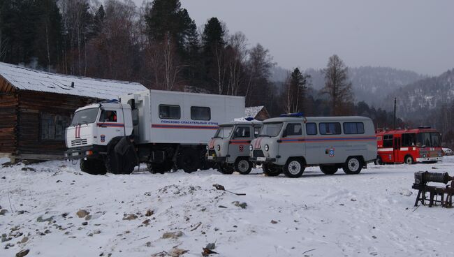 Поиски вертолета Робинсон, потерпевшего крушение и упавшего в Телецкое озеро (Республика Алтай)