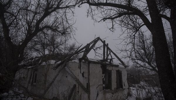 Разрушенный дом в селе Веселое Донецкой области