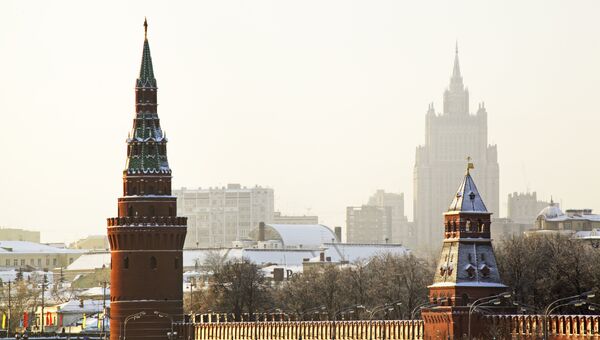 Московский Кремль и здание МИД. Архивное фото