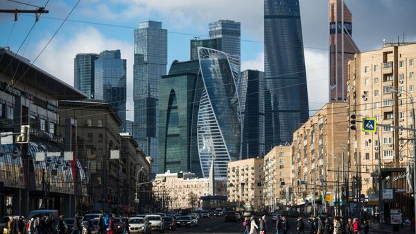 Дорогомиловская улица в Москве и Московский международный деловой центр Москва-Сити