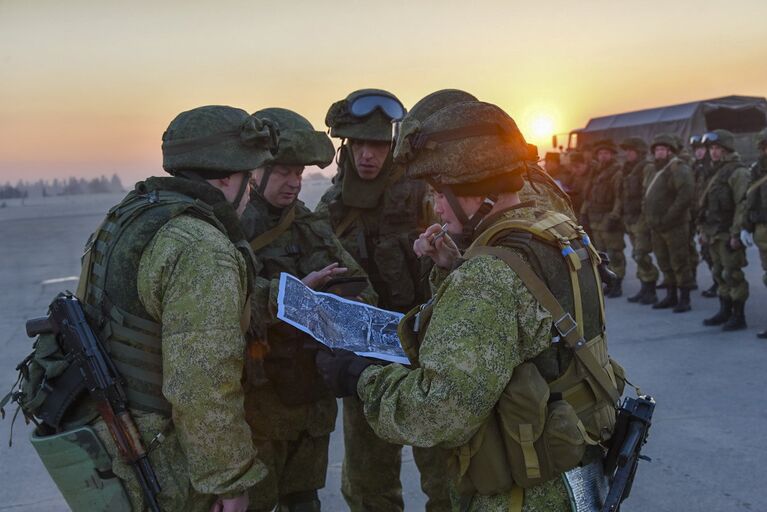 Военные инженеры сводного отряда Международного противоминного центра Вооруженных сил РФ продолжают работу по разминированию восточных районов сирийского города Алеппо