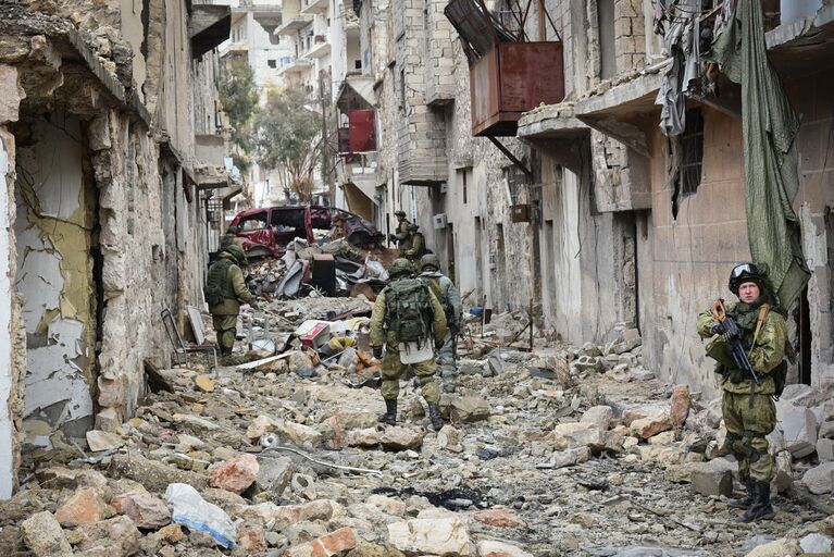 Военные инженеры сводного отряда Международного противоминного центра Вооруженных сил РФ продолжают работу по разминированию восточных районов сирийского города Алеппо