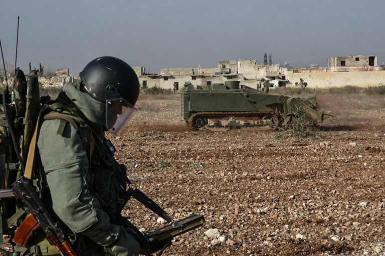 Военные инженеры сводного отряда Международного противоминного центра Вооруженных сил РФ продолжают работу по разминированию восточных районов сирийского города Алеппо