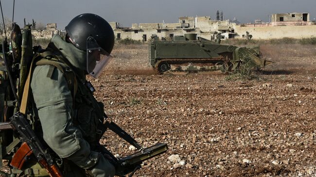 Военные инженеры сводного отряда Международного противоминного центра Вооруженных сил РФ в Алеппо