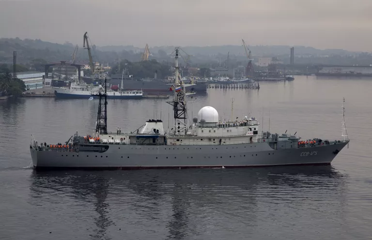 Разведывательный корабль ССВ-175 Виктор Леонов Разведывательный корабль ССВ-175 Виктор Леонов