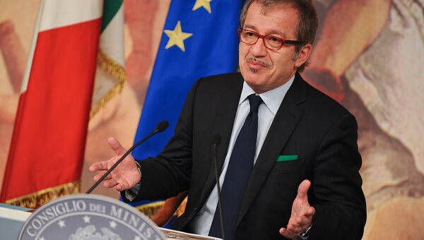 Губернатор северной итальянской области Ломбардия Роберто Марони призвал к отмене антироссийских санкций