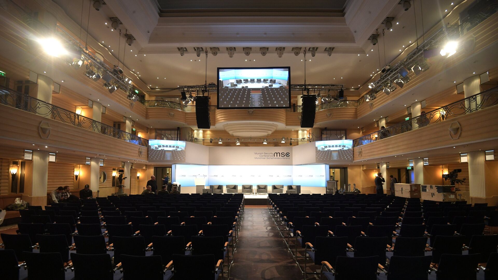 Конференц-зал во время подготовки к Мюнхенской международной конференции по безопасности MCSC Конференц-зал во время подготовки к Мюнхенской международной конференции по безопасности MCSC - РИА Новости, 1920, 14.02.2025