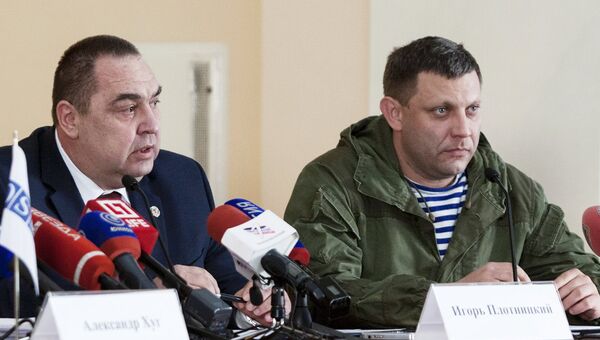 Глава ДНР Александр Захарченко и глава ЛНР Игорь Плотницкий на совместной пресс-конференции. Архивное фото