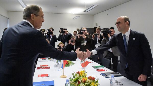 Встреча глав МИД России и Италии Сергея Лаврова и Анджелино Альфано в Бонне. 17 февраля 2017