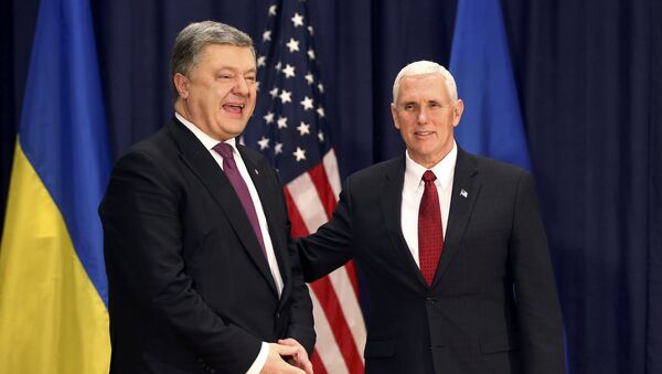 Президент Украины Петр Порошенко и вице-президент США Майк Пенс на полях Мюнхенского саммита по безопасности