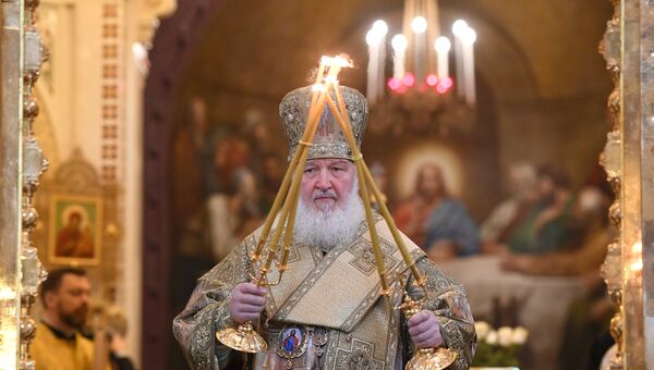 Патриарх Московский и всея Руси Кирилл во время божественной литургии в храме Христа Спасителя в Москве.