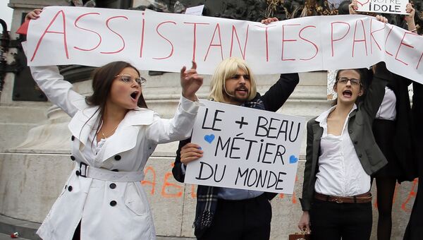 Жители Парижа вышли на акцию протеста против коррупции в политике, Франция