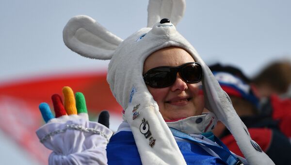 Российская болельщица во время гонки преследования среди женщин чемпионата мира по биатлону в австрийском Хохфильцене