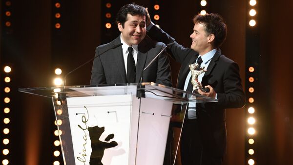 Сценаристы Себастьян Лелио и Гонсало Маза, обладатели Серебряного медведя за лучший сценарий, на церемонии награждения 67-го Берлинского международного кинофестиваля