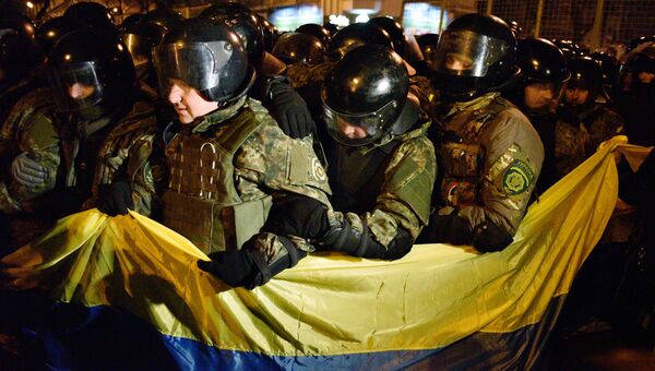 Сотрудники МВД Украины во время акции протеста в Киеве. Архивное фото