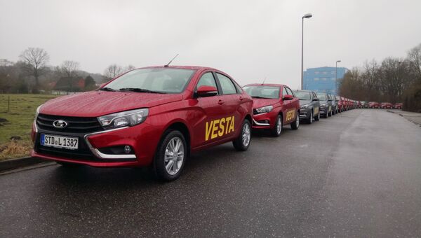 Автомобили LADA Vesta во время старта продаж в Германии