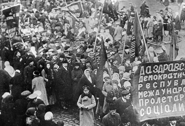 Демонстрация рабочих в Харькове в 1917 году
