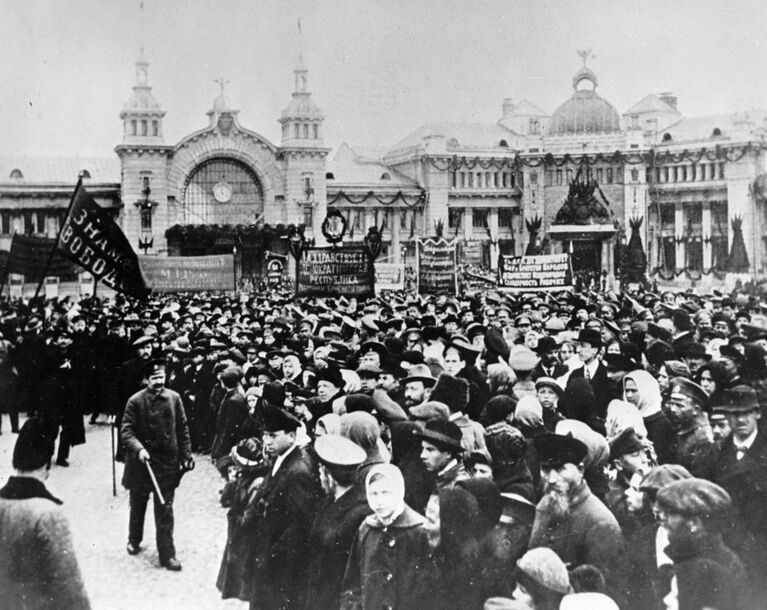 Демонстрация в дни Февральской революции 1917 года