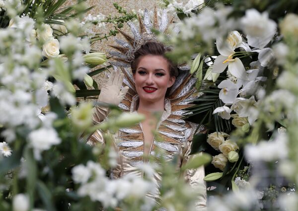 Сиам, Королева праздника, во время карнавала в Ницце, Франция