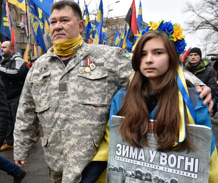 Представители националистических организаций во время митинга в центре Киева