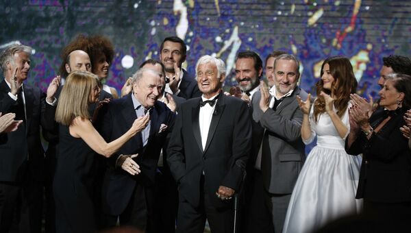 Французский актер Жан-Поль Бельмондо на церемонии вручения премии Сезар в Париже