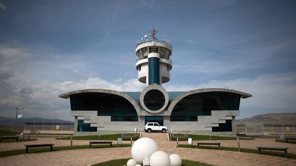 Степанакертский аэропорт, расположенный в населённом пункте Ходжалы, в 10 км к северо-востоку от города Степанакерта самопровозглашенной Республики Нагорный Карабах. Архивное фото