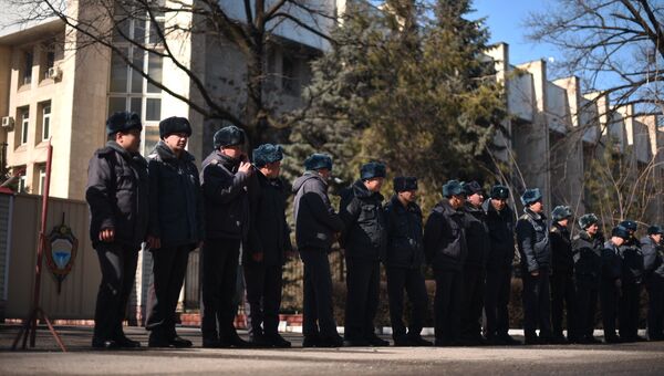 Митинг у здания ГКНБ сторонников задержанного депутата Текебаева в Бишкеке