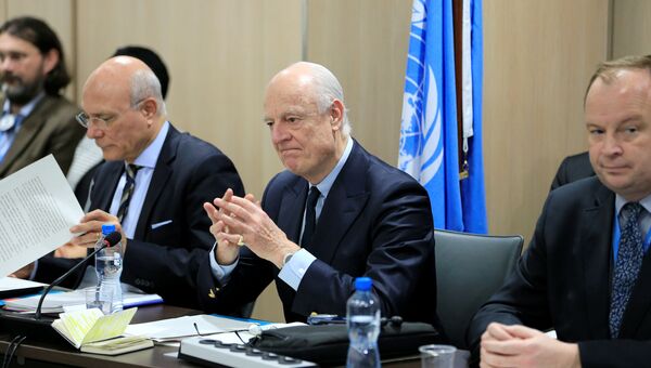 Спецпосланник ООН по Сирии Стаффан де Мистура на Межсирийских переговорах в Женеве