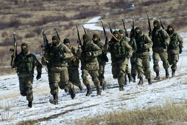Показательные выступления военнослужащих ЧФ, посвященные Дню защитников Отечества на полигоне Ангарский в Крыму