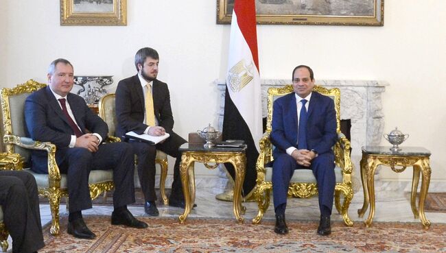 Заместитель председателя правительства РФ Дмитрий Рогозин во время встречи с президентом Египта Абдель Фаттахом ас-Сиси