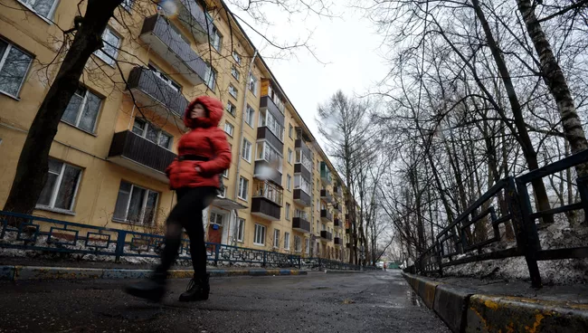 Пятиэтажный жилой дом в районе Зюзино в Москве