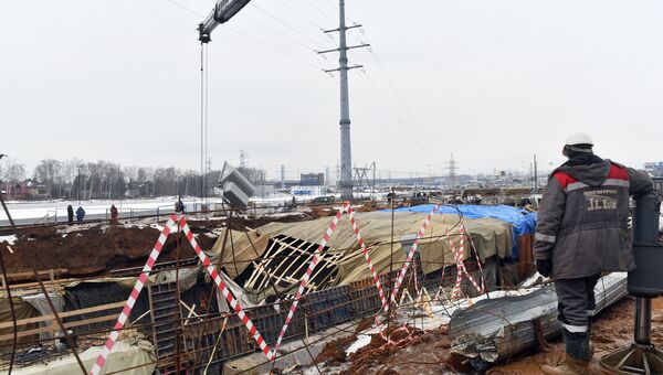 Место обрушения тоннеля на Калужском шоссе в Новой Москве