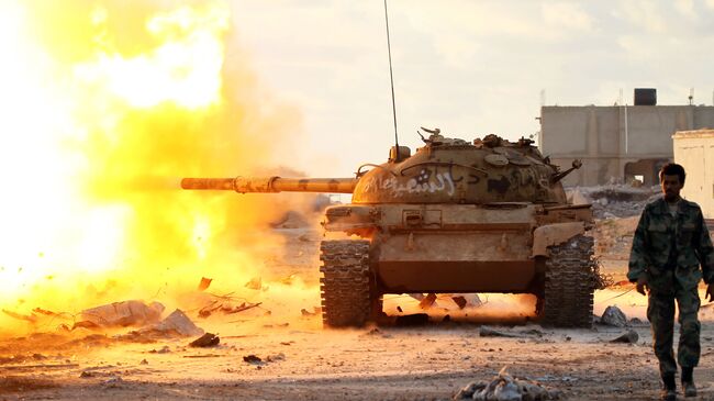 Правительственные войска ведут бой с джихадистами в окрестностях Бенгази, Ливия. Январь 2017. Архивное фото